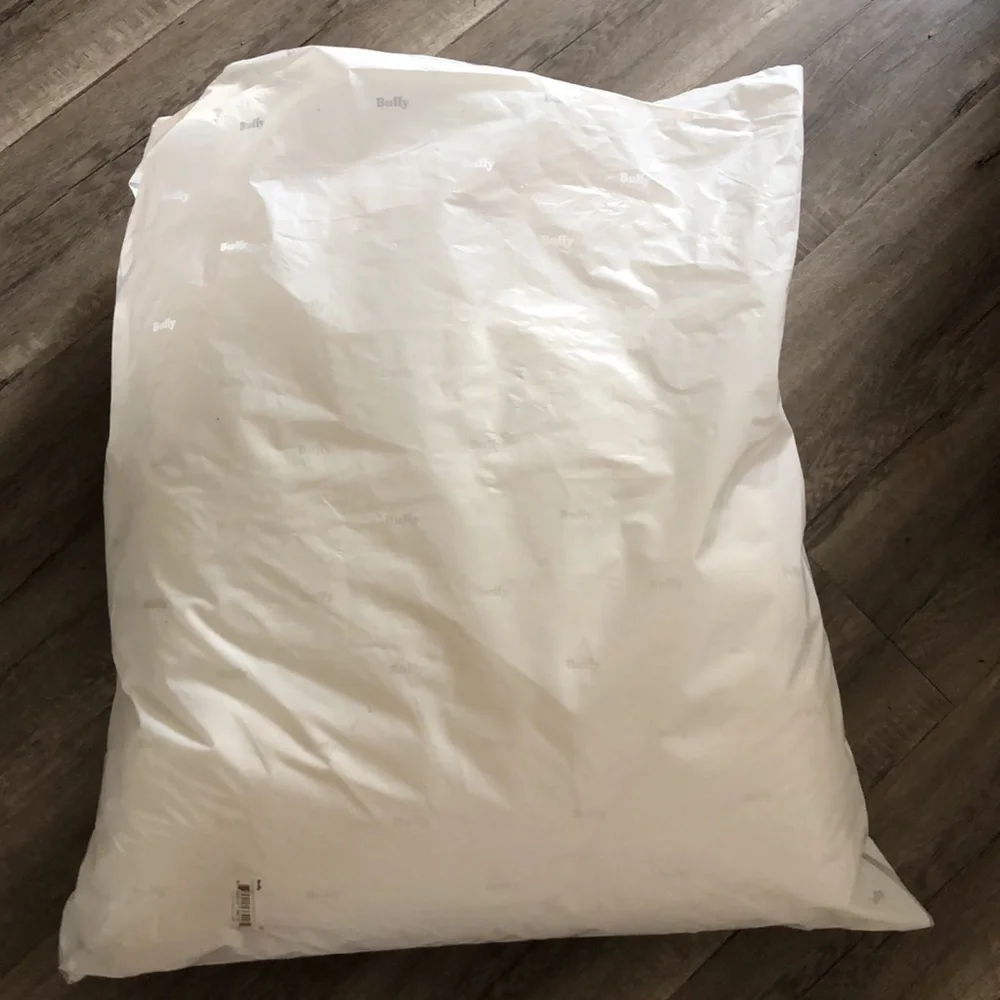 Buffy Cloud Comforter Full/Queen White NWT